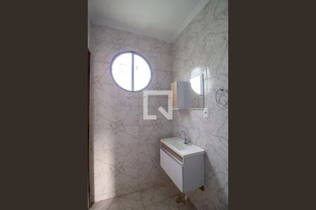 Casa para alugar com 180m², 3 quartos e 4 vagas Casa para alugar com 180m², 3 quartos e 4 vagasBanheiro Sobrado