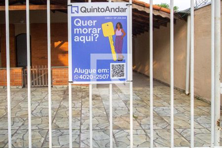 Casa para alugar com 180m², 3 quartos e 4 vagas Casa para alugar com 180m², 3 quartos e 4 vagasFachada