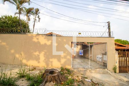 Casa para alugar com 180m², 3 quartos e 4 vagas Casa para alugar com 180m², 3 quartos e 4 vagasFachada