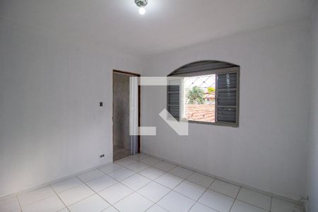 Casa para alugar com 180m², 3 quartos e 4 vagas Casa para alugar com 180m², 3 quartos e 4 vagasQuarto Sobrado