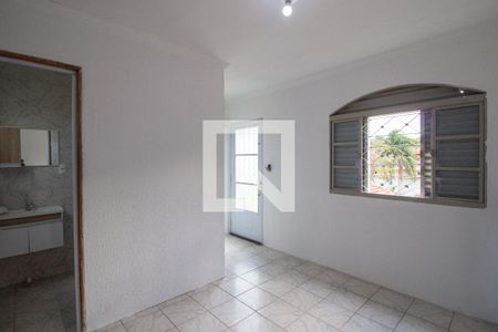 Casa para alugar com 180m², 3 quartos e 4 vagas Casa para alugar com 180m², 3 quartos e 4 vagasSala Sobrado