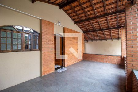 Casa para alugar com 180m², 3 quartos e 4 vagas Casa para alugar com 180m², 3 quartos e 4 vagasÁrea