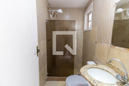 Banheiro de casa de condomínio para alugar com 1 quarto, 30m² em Maravista, Niterói