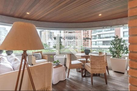 Apartamento à venda com 4 quartos, 243m² em Vila Uberabinha, São Paulo