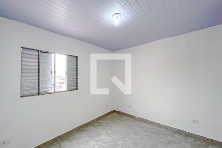 Quarto 1 de casa para alugar com 2 quartos, 60m² em Parque Sevilha, São Paulo