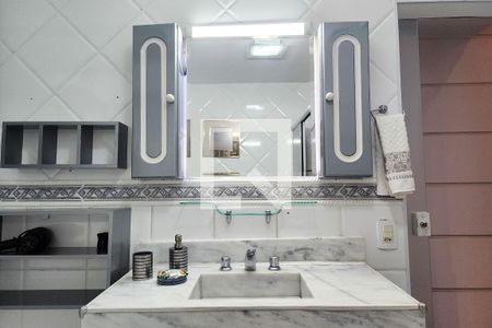 Banheiro de apartamento à venda com 1 quarto, 50m² em Flamengo, Rio de Janeiro