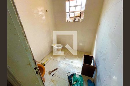 Banheiro de casa à venda com 2 quartos, 180m² em Riacho das Pedras, Contagem