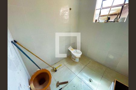 Banheiro de casa à venda com 2 quartos, 180m² em Riacho das Pedras, Contagem