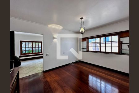 Sala de casa à venda com 3 quartos, 246m² em Chácara Santo Antônio (zona Sul), São Paulo