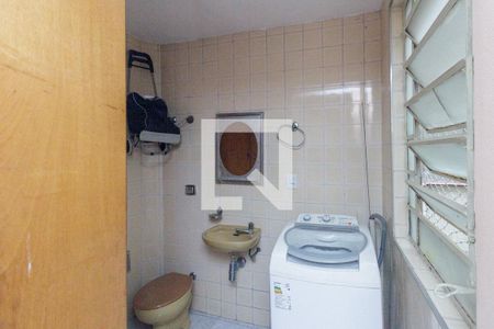 Apartamento à venda com 96m², 2 quartos e 1 vaga Apartamento à venda com 96m², 2 quartos e 1 vagaBanheiro de Serviço