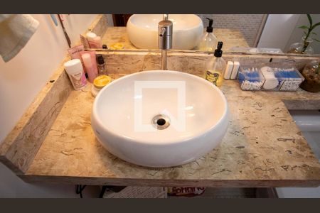 Apartamento à venda com 66m², 2 quartos e 1 vaga Apartamento à venda com 66m², 2 quartos e 1 vagaBanheiro