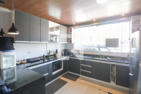 Cozinha  de apartamento à venda com 3 quartos, 30m² em Feitoria, São Leopoldo