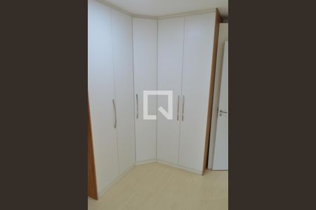 Quarto 1 de apartamento para alugar com 2 quartos, 44m² em Curicica, Rio de Janeiro