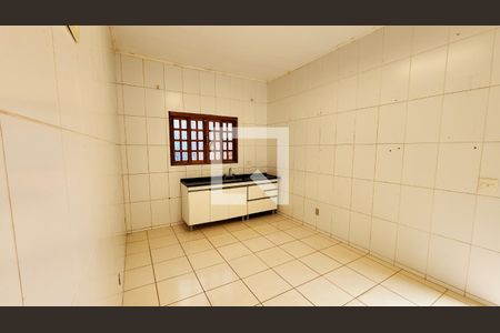 Cozinha de casa à venda com 3 quartos, 2360m² em Ivoturucaia, Jundiaí