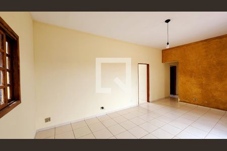 Sala de casa à venda com 3 quartos, 2360m² em Ivoturucaia, Jundiaí