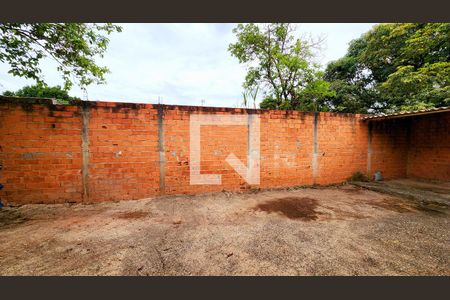 Quintal de casa à venda com 3 quartos, 2360m² em Ivoturucaia, Jundiaí