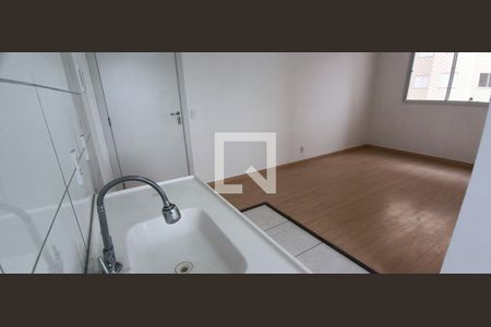 Sala/Cozinha de apartamento para alugar com 2 quartos, 41m² em Vila Plana, São Paulo