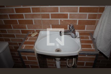 Banheiro de casa para alugar com 1 quarto, 11m² em Roncon, Ribeirão Pires