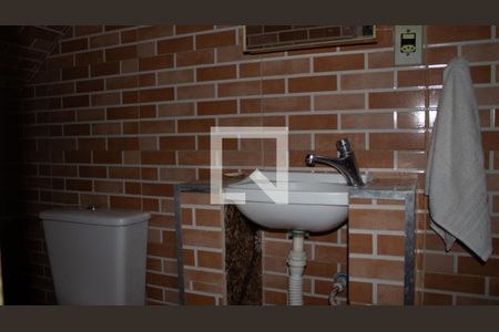 Banheiro de casa para alugar com 1 quarto, 11m² em Roncon, Ribeirão Pires