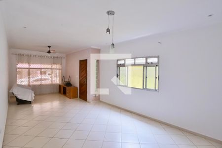 Sala de casa à venda com 2 quartos, 230m² em Vila Canero, São Paulo