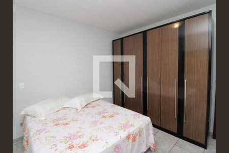 Quarto 2 de casa à venda com 4 quartos, 185m² em Vila Sabrina, São Paulo