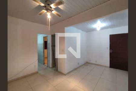 Sala de casa para alugar com 2 quartos, 120m² em Conjunto Residencial José Bonifácio, São Paulo