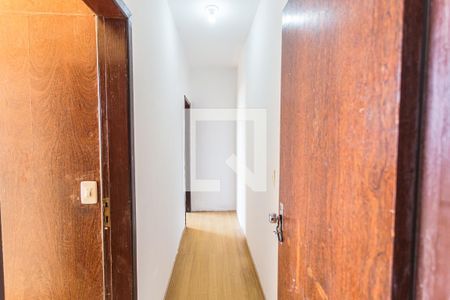 Corredor de apartamento para alugar com 2 quartos, 40m² em Santa Tereza, Belo Horizonte