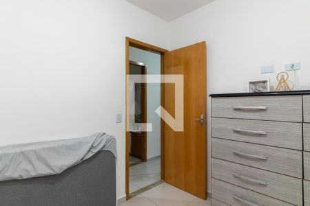 Quarto 1 de apartamento para alugar com 2 quartos, 40m² em Vila Isolina Mazzei, São Paulo