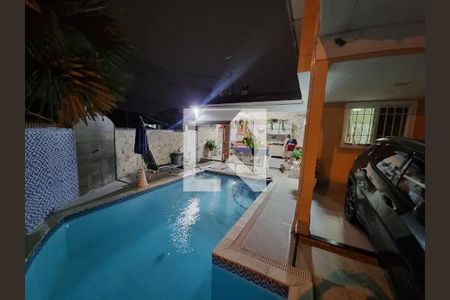 Casa à venda com 4 quartos, 140m² em Piratininga, Niterói