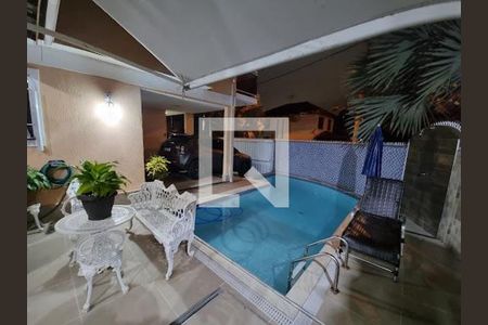 Casa à venda com 4 quartos, 140m² em Piratininga, Niterói