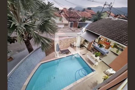 Casa à venda com 4 quartos, 140m² em Piratininga, Niterói