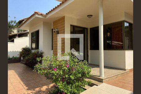 Casa à venda com 3 quartos, 200m² em Maria Paula, Niterói