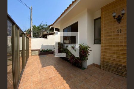 Casa à venda com 3 quartos, 200m² em Maria Paula, Niterói