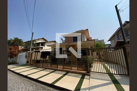 Casa à venda com 3 quartos, 200m² em Maria Paula, Niterói