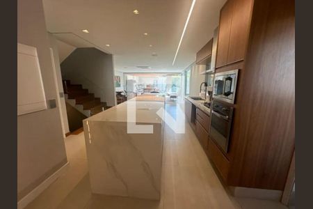 Casa à venda com 4 quartos, 360m² em Jardim Panorama, São Paulo