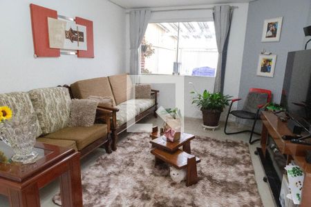 Sala de casa para alugar com 3 quartos, 125m² em Jardim Santa Clara, Guarulhos