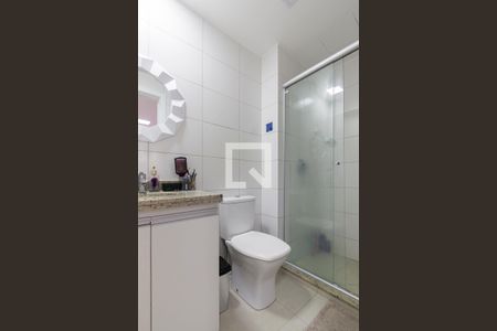 Banheiro Suíte de apartamento à venda com 2 quartos, 64m² em Farroupilha, Porto Alegre