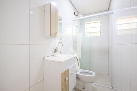 Banheiro de kitnet/studio para alugar com 1 quarto, 29m² em Km 18, Osasco