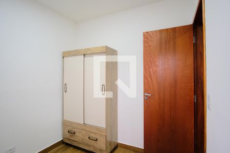 Quarto 1 de apartamento para alugar com 2 quartos, 40m² em Vila Carrão, São Paulo