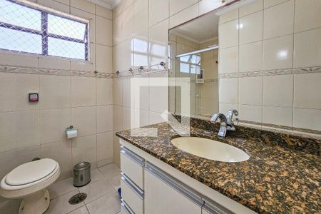 Apartamento para alugar com 210m², 4 quartos e 2 vagas Apartamento para alugar com 210m², 4 quartos e 2 vagasBanheiro 2