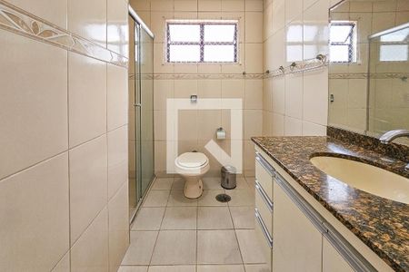 Apartamento para alugar com 210m², 4 quartos e 2 vagas Apartamento para alugar com 210m², 4 quartos e 2 vagasBanheiro 2