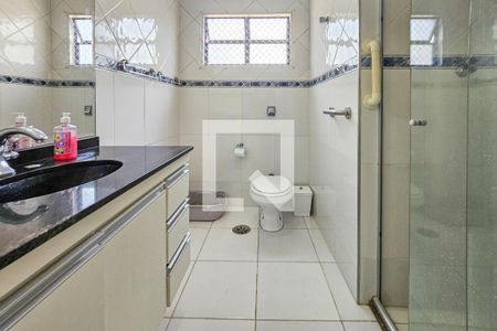 Apartamento para alugar com 210m², 4 quartos e 2 vagas Apartamento para alugar com 210m², 4 quartos e 2 vagasBanheiro da Suíte 1