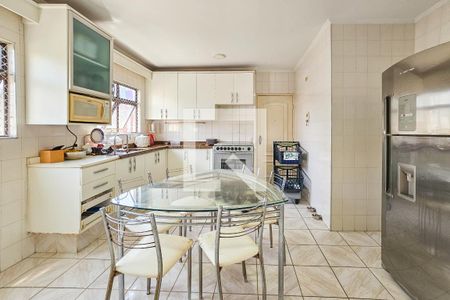 Apartamento para alugar com 210m², 4 quartos e 2 vagas Apartamento para alugar com 210m², 4 quartos e 2 vagasCozinha