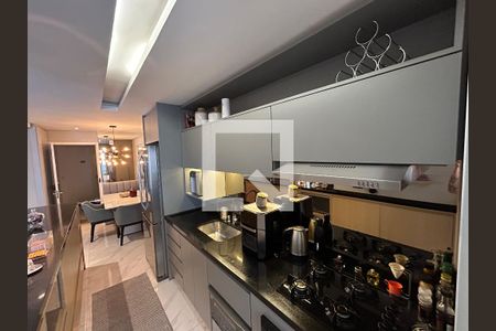 Cozinha de apartamento à venda com 2 quartos, 69m² em Parque Industrial Tomas Edson, São Paulo