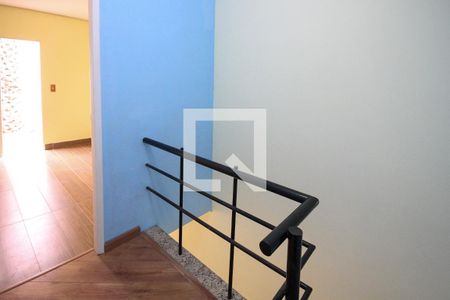 Corredor de casa de condomínio para alugar com 2 quartos, 75m² em Vila Ema, São Paulo