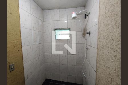 Banheiro de casa para alugar com 1 quarto, 40m² em Vila Romanopolis, Ferraz de Vasconcelos