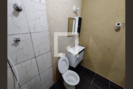 Banheiro de casa para alugar com 1 quarto, 40m² em Vila Romanopolis, Ferraz de Vasconcelos