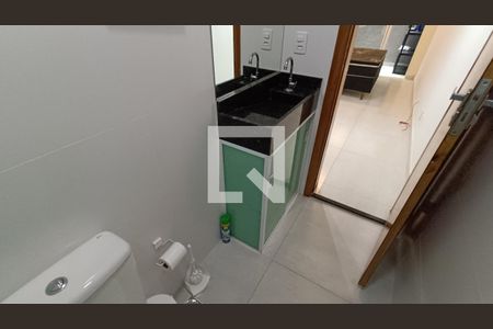 Banheiro de kitnet/studio para alugar com 1 quarto, 31m² em Jardim Santa Bárbara, Sorocaba