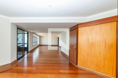 Apartamento à venda com 253m², 4 quartos e 4 vagasSala