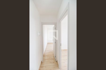 Corredor de apartamento para alugar com 2 quartos, 41m² em Vila da Oportunidade, Carapicuíba